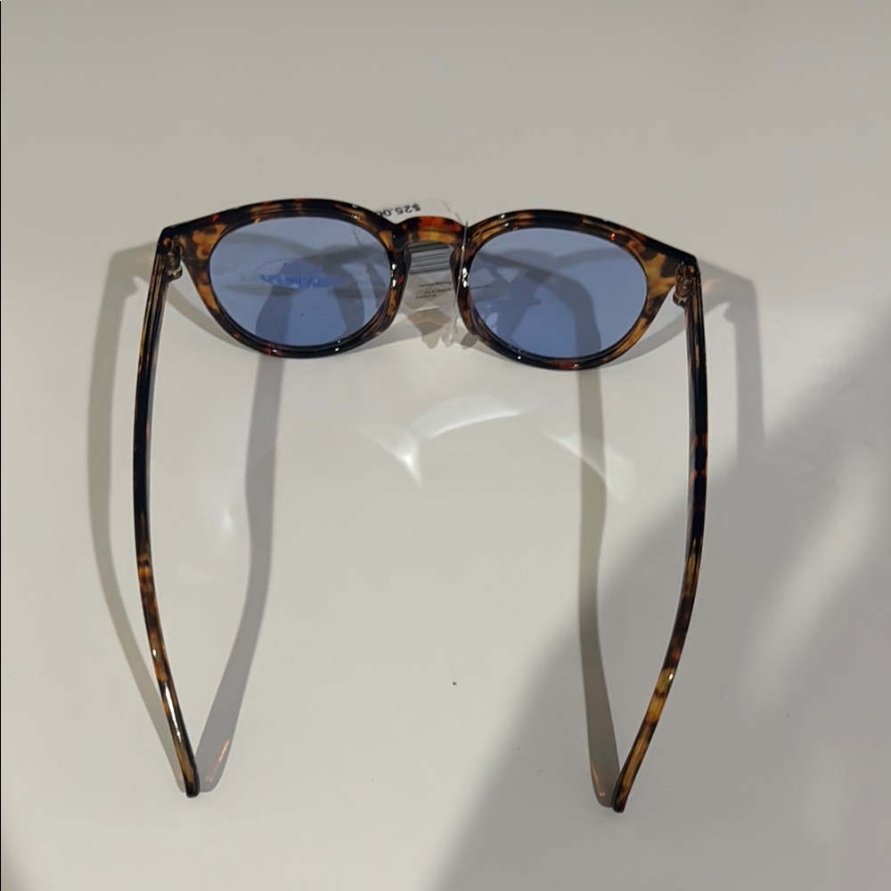 NWT Moda Tortoise Shell Sunglasses! - Picture 3 of 3